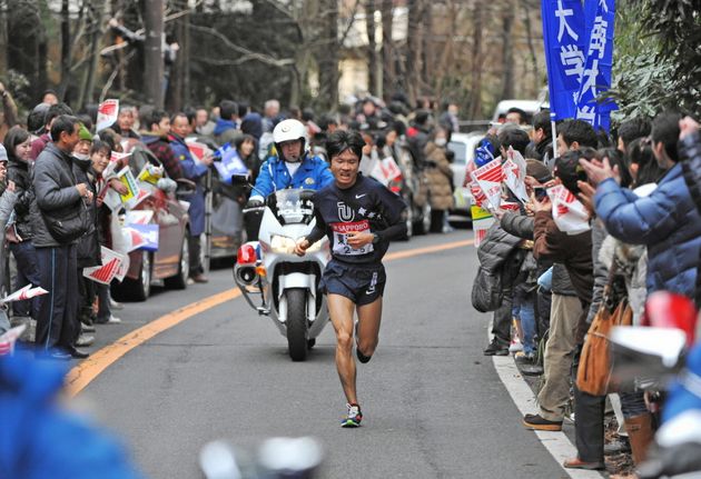 箱根の山中を駆け抜ける2代目“山の神”柏原竜二（東洋大）=2012年