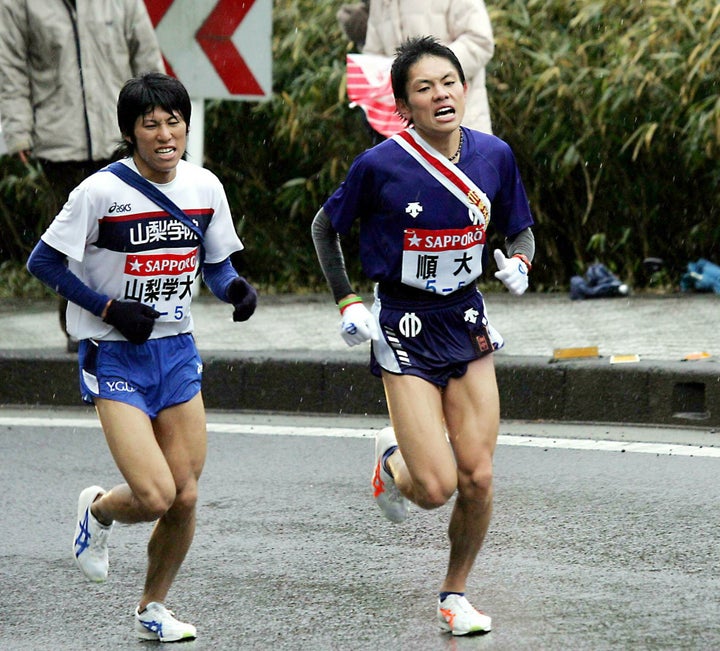 順天堂大の今井正人さん（右）。2006年には5区で3年連続区間賞を達成した