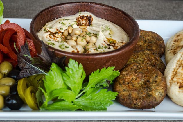 中東の伝統的な料理の1つ、ひよこ豆をペーストにした「フムス」