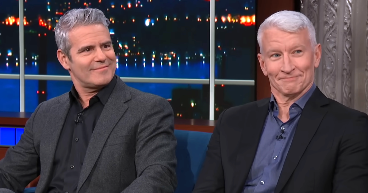 Stephen Colbert frappe Andy Cohen et Anderson Cooper avec une « grande question » le soir du Nouvel An