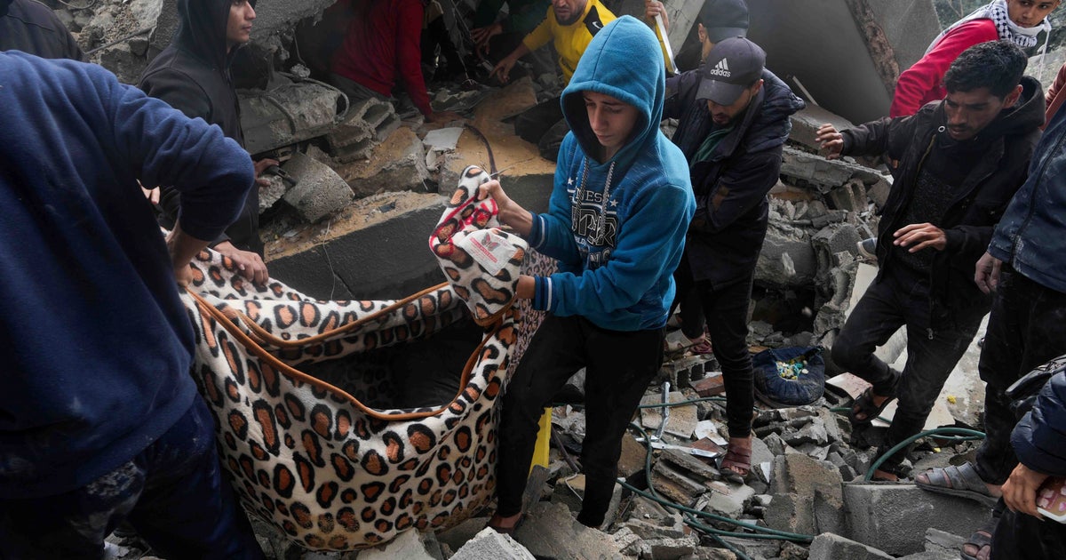 NextImg:Israeli Forces Bombard Central Gaza In Apparent Move Toward Expanding Ground Offensive
