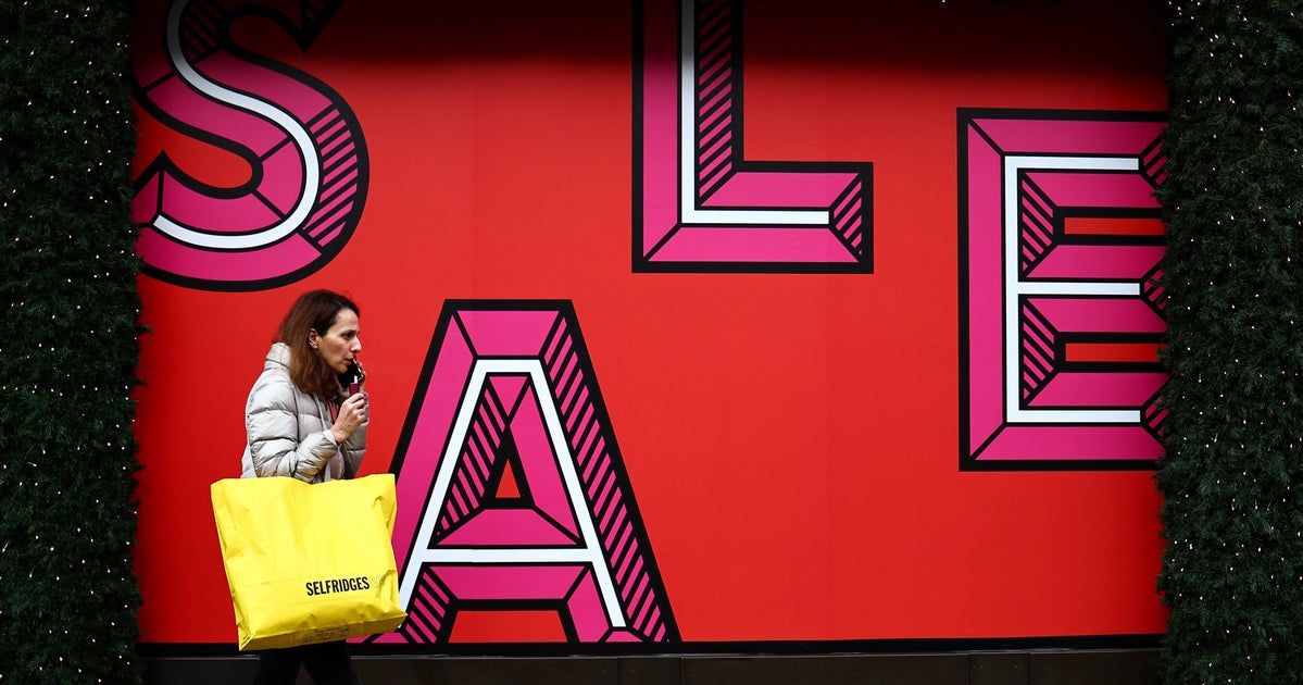 Americans Ramped Up Holiday Spending Despite Financial Anxiety, Higher Costs