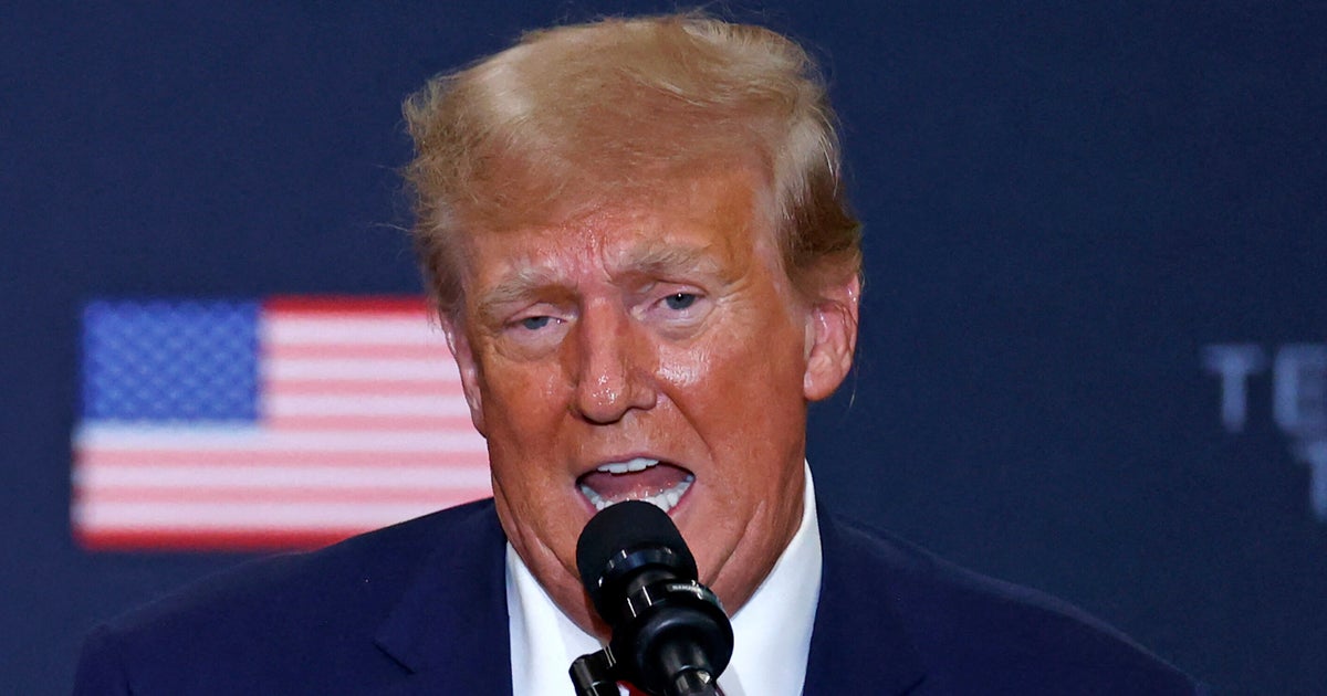 NextImg:Trump Gets Fired Up Over Claim He Bullied His Way Into 'Home Alone 2' Cameo