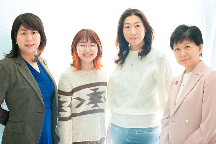 左からハフポスト日本版の泉谷由梨子編集長、「FIFTYS PROJECT」代表の能條桃子さん、杉並区長の岸本聡子さん、国連事務次長・軍縮担当上級代表の中満泉さん