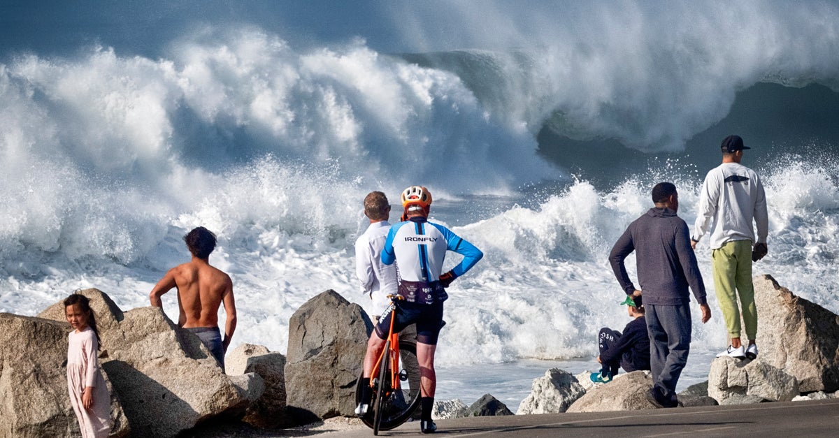 NextImg:Powerful Surf Pounds West Coast And Hawaii