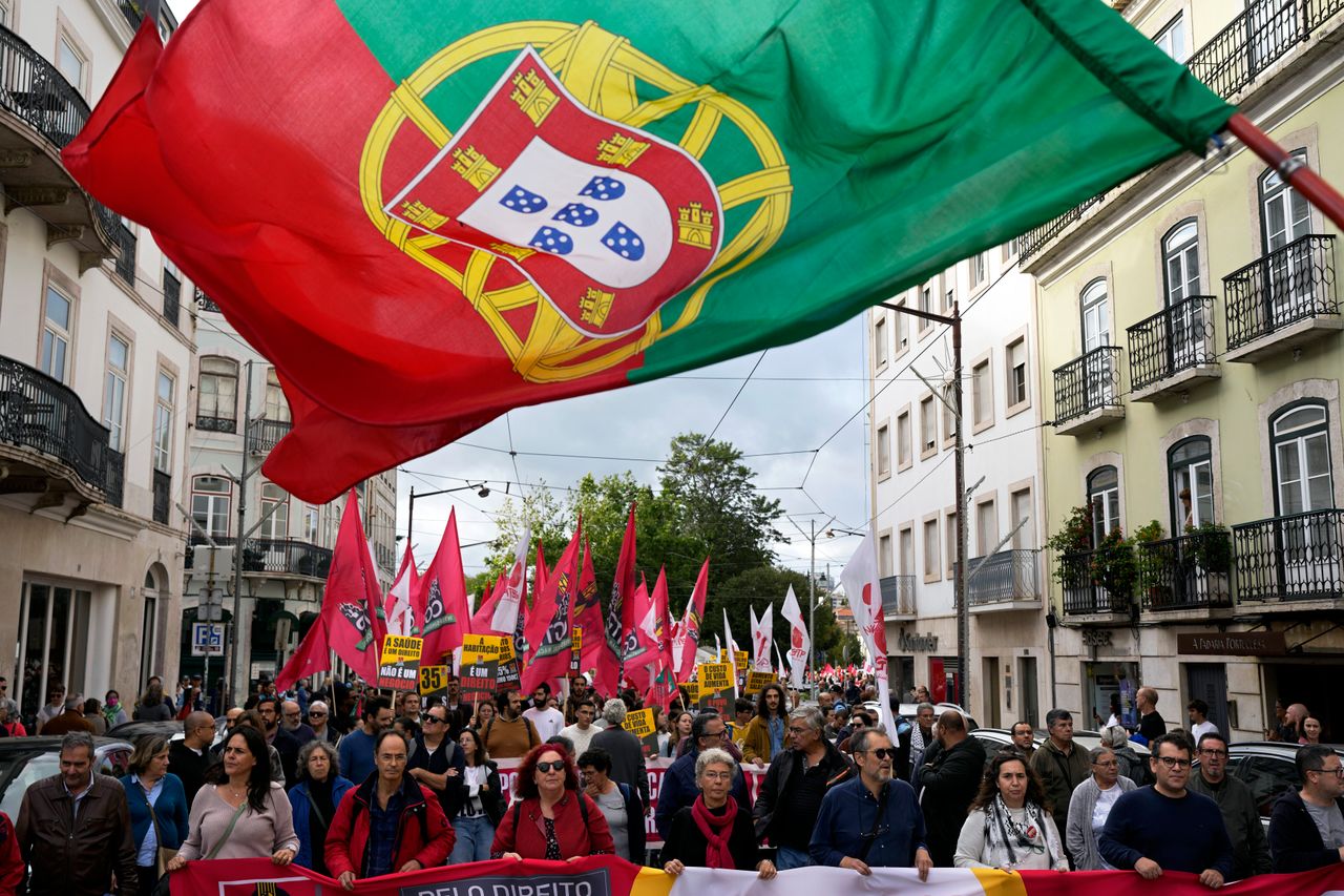 Διαδηλώσεις εργαζομένων στην Λισσαβόνα με βασικό αίτημα την αύξηση των μισθών εξαιτίας της ανοδικής πορείας του κόστους ζωής