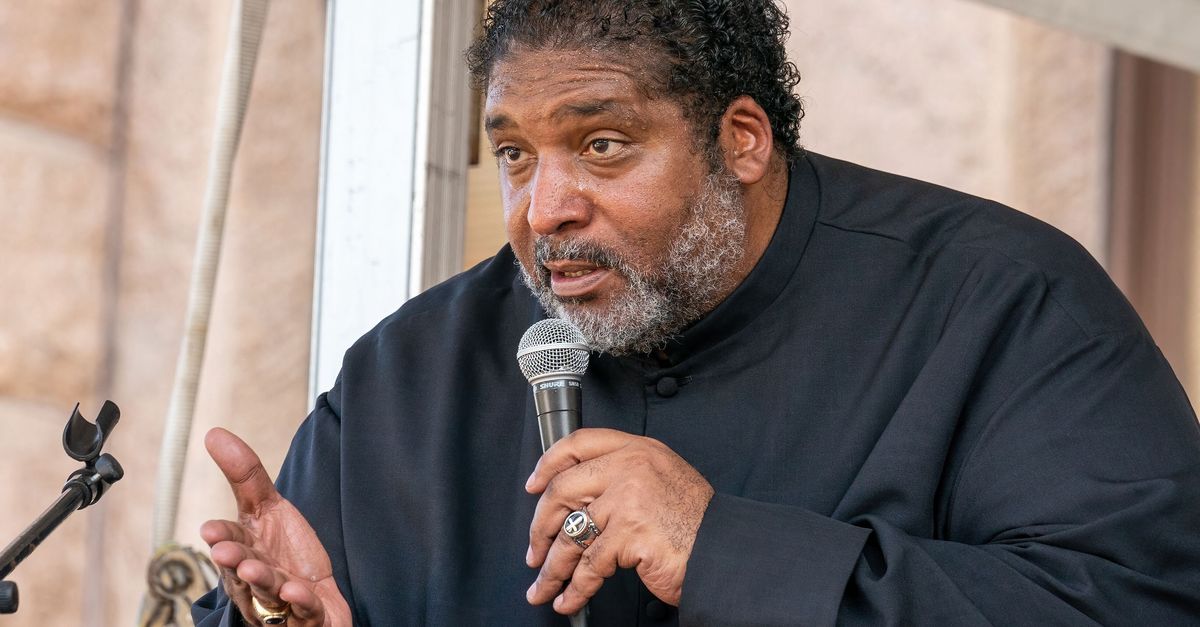O ex-líder da NAACP foi removido do Teatro AMC devido a um problema de assento
