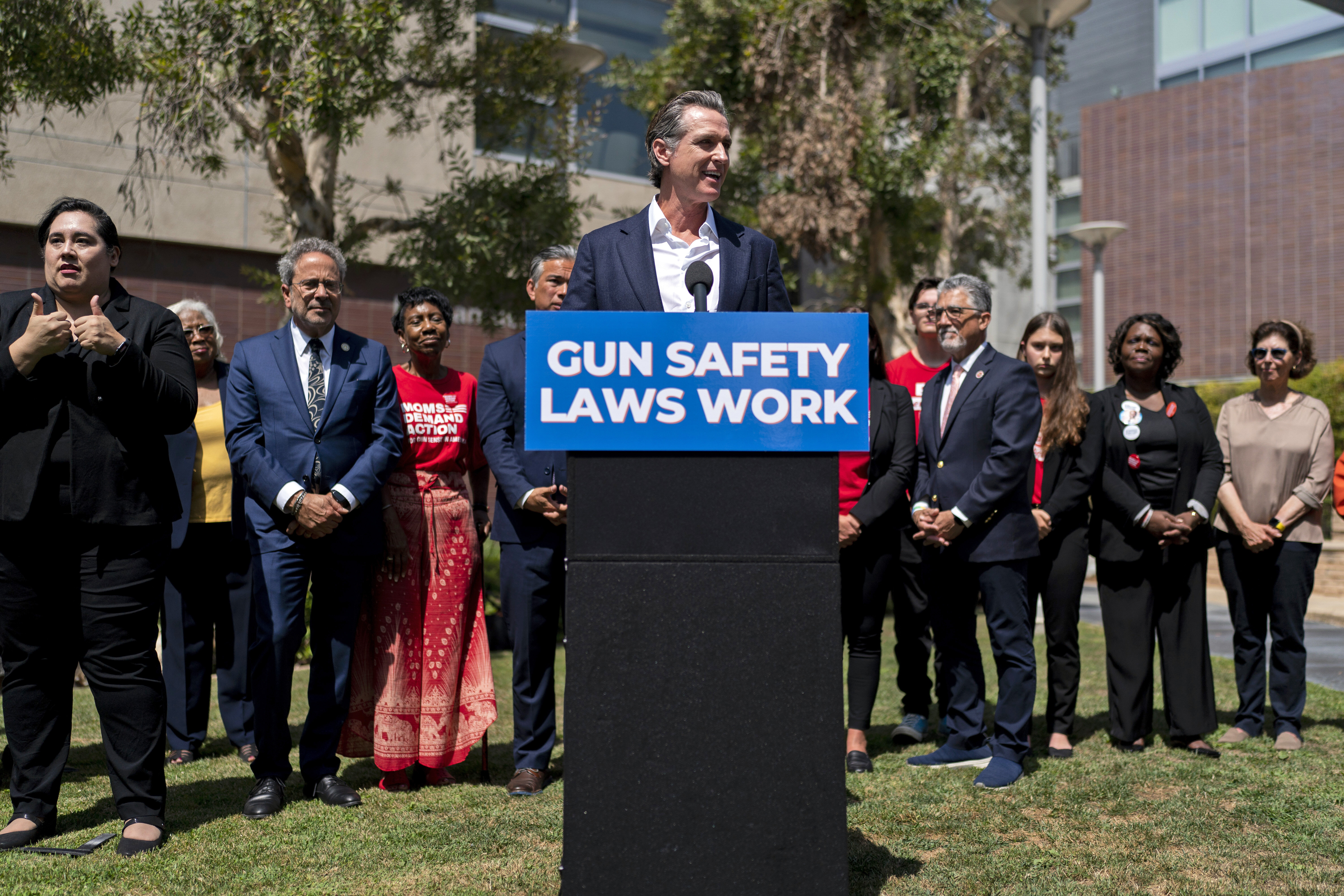 California Law Banning Guns In Most Public Places Takes Effect ...