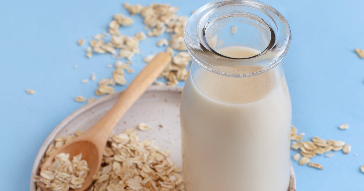 NextImg:Wait, Is Oat Milk Bad For You Now? Nutritionists Have Thoughts.