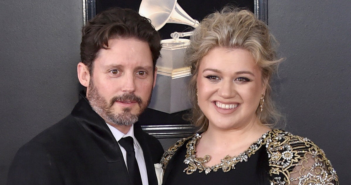 Kelly Clarkson Claims Ex Brandon Blackstock Felt She Wasn't 'Sexy' Enough For 'The Voice'