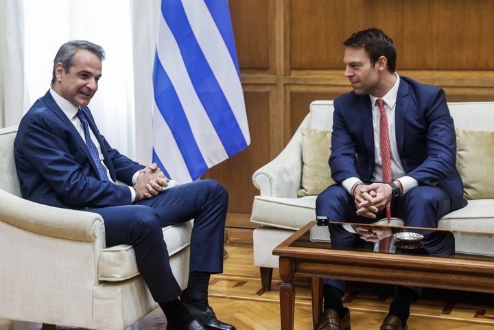 Συνάντηση του Πρωθυπουργού Κυριάκου Μητσοτάκη με τον πρόεδρο του ΣΥΡΙΖΑ - Προοδευτική Συμμαχία Στέφανο Κασσελάκη, Τετάρτη 1 Νοεμβρίου 2023. (ΓΙΩΡΓΟΣ ΚΟΝΤΑΡΙΝΗΣ/EUROKINISSI)