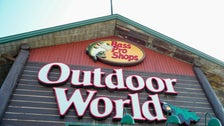 Alabama Man Shocks Shoppers With X-Rated Plunge Into Bass Pro Shop Aquarium 2 6598eca22200005500ad4561