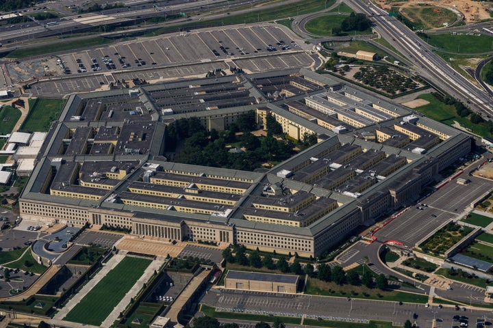 A Pentagon Mystery: Why Was Defense Secretary Lloyd Austin's Hospital Stay  Kept Secret For Days? | HuffPost Latest News