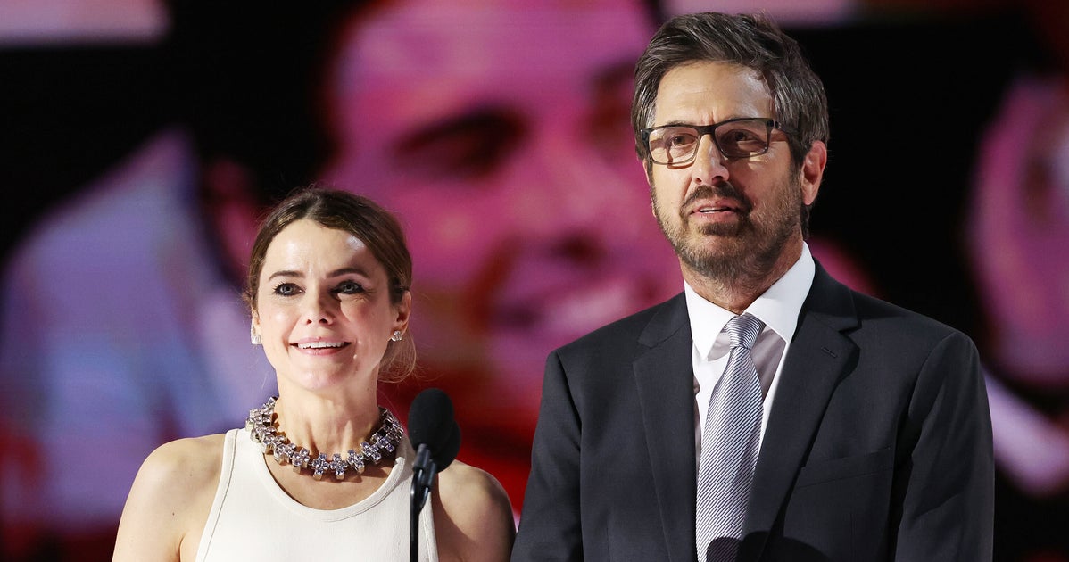 Ray Romano And Keri Russell Vow To Be Truthful At Golden Globes — And It Quickly Goes Awry