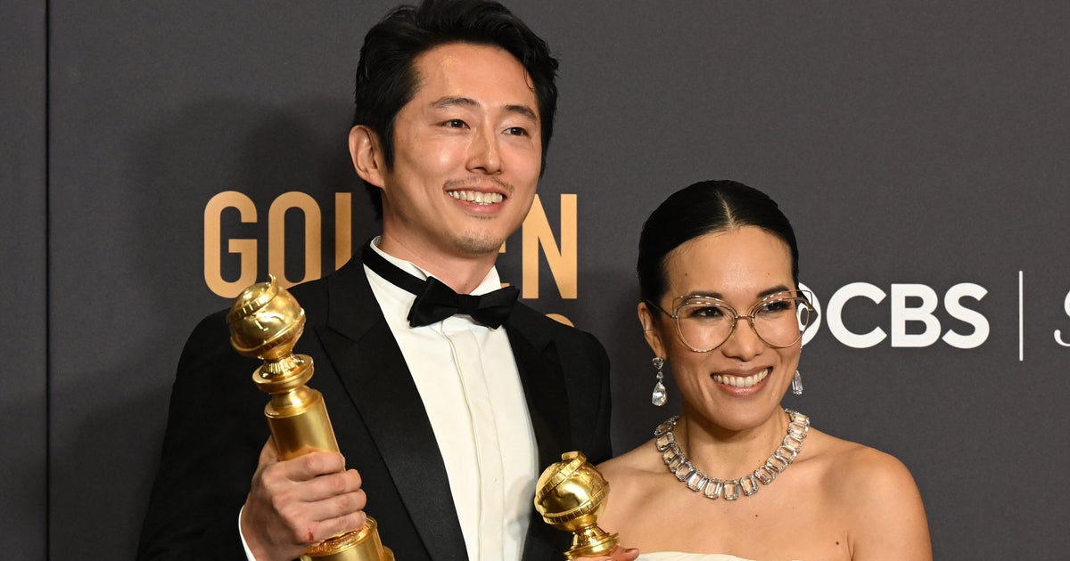 Steven Yeun, Ali Wong Win Golden Globes For 'Beef' - HuffPost