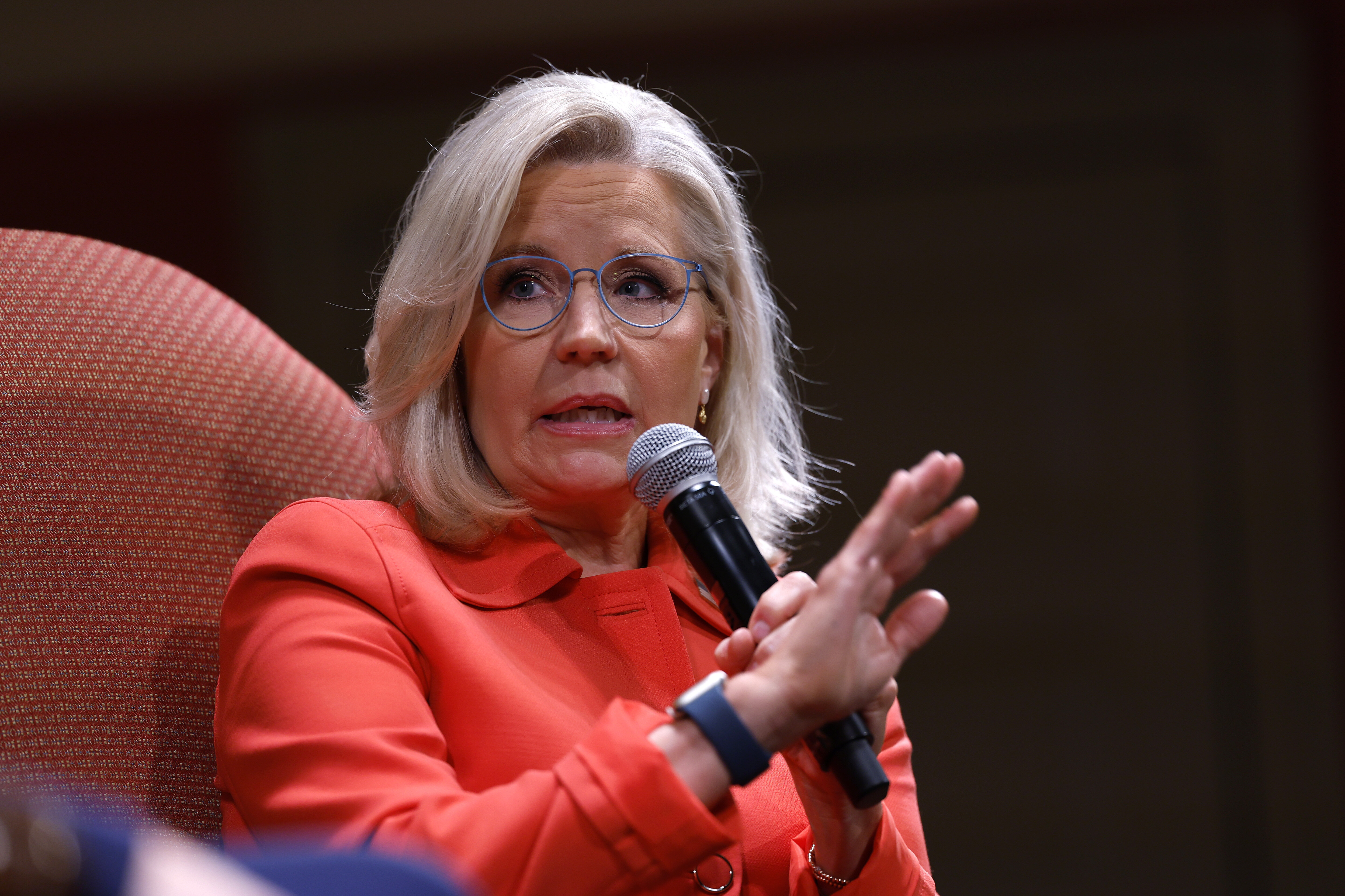 Liz Cheney Says Trump ‘Ought To Be Disqualified’ As GOP Nears Iowa ...