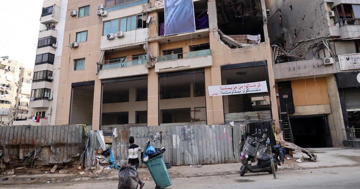 NextImg:Palestinians Flee From Gaza's Main Hospital As Strike Kills Hezbollah Commander In Lebanon