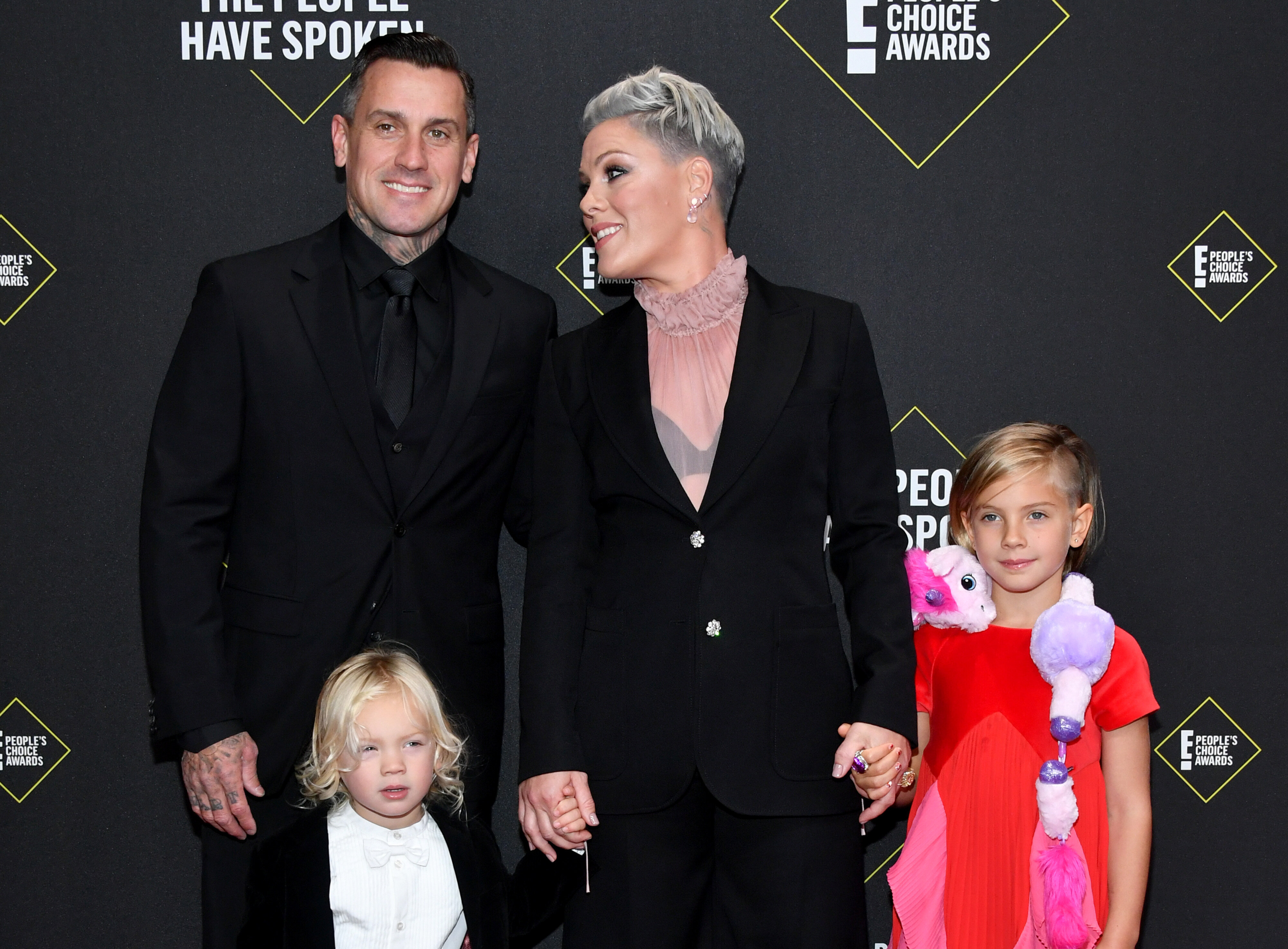 Pink Celebrates Carey Hart Wedding Anniversary With Candid Message ...