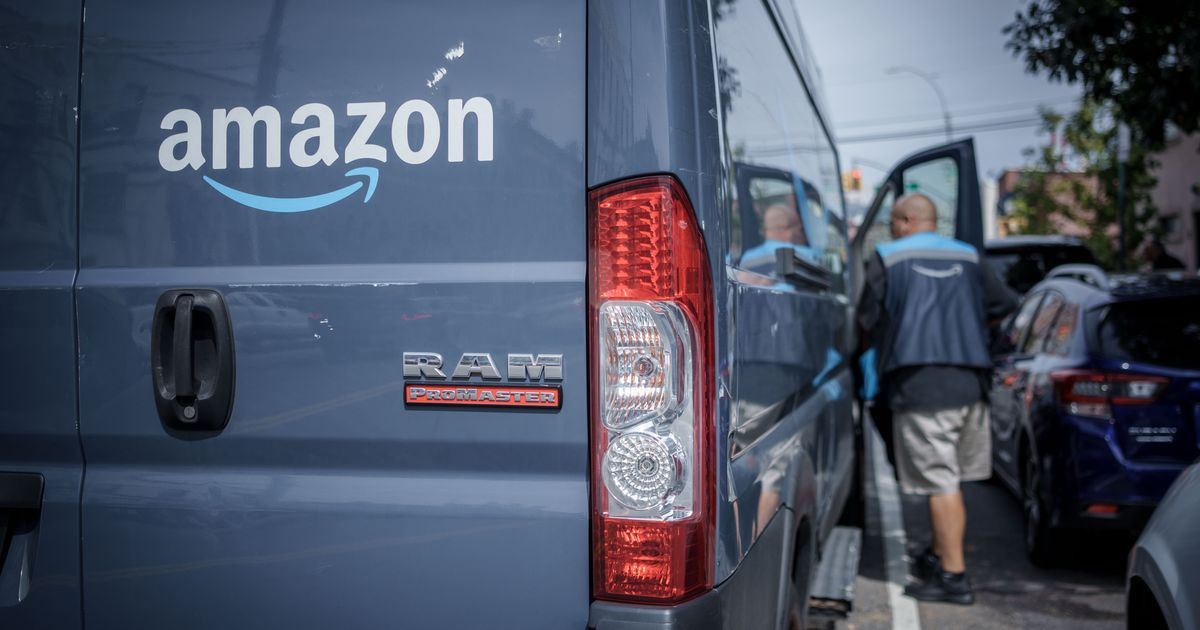 Senators Hammer Amazon For ‘Union-Busting’ With Delivery Drivers