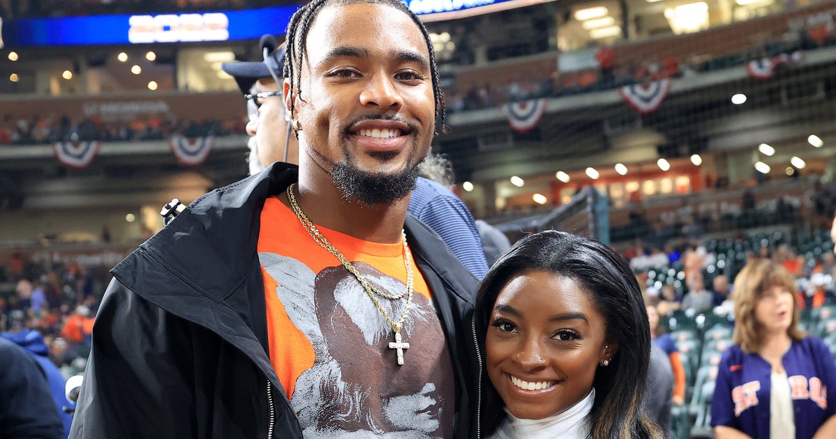 NextImg:Jonathan Owens Says In Another Interview That He Didn't Know Who Simone Biles Was