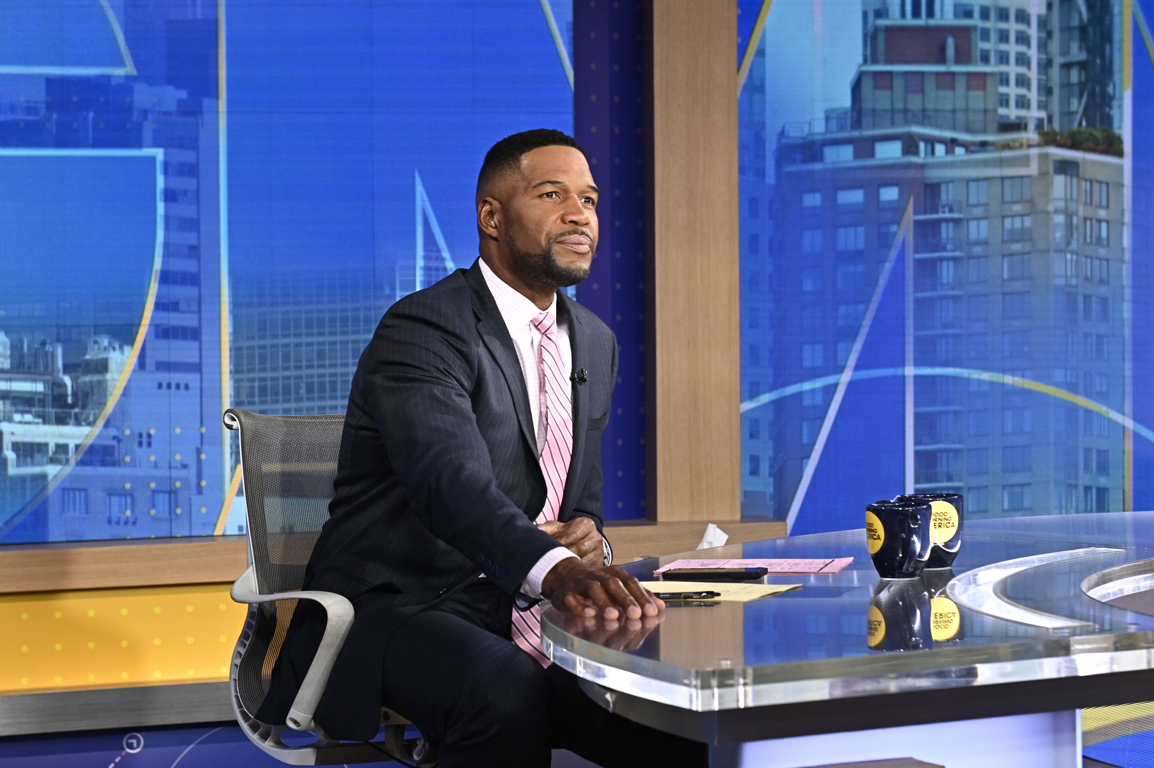 Michael Strahan's Daughter Isabella Diagnosed With Brain Tumor ...