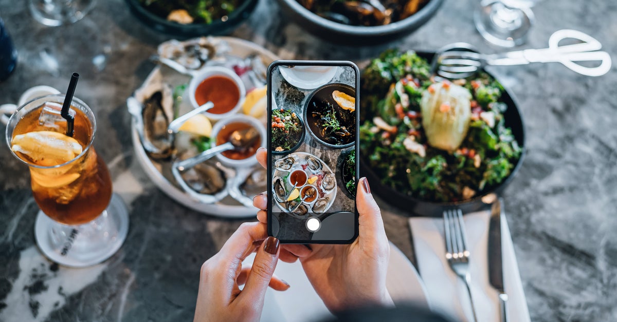 5 Ways Restaurant Workers Wish You'd Be A Better Customer