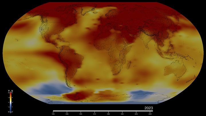 NASAのゴダード宇宙研究所 (NASA GISS)のデータをもとに地球の表面温度異常の変化を示した図。NASAの分析でも2023年が観測史上最も暑い年だったと示された