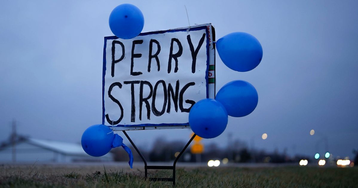Principal Who Put Himself In 'Harm's Way' To Protect Students In Iowa School Shooting Dies