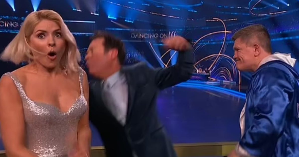 Dancing On Ice's Ricky Hatton 'Wallops' Stephen Mulhern During Skit - Vimarsana News