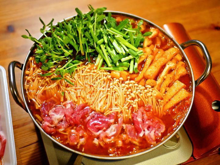 白央さん家で一番よくやる鍋、韓国風のチゲ