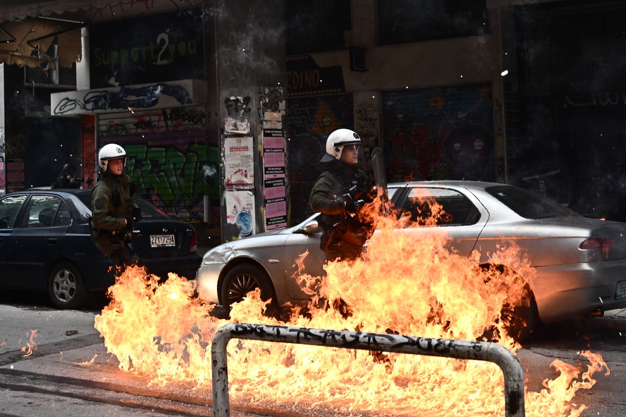 Επεισόδια στα Εξάρχεια μετά το τέλος του πανεκπαιδευτικού συλλαλητηρίου στην Αθήνα, Πέμπτη 18 Ιανουαρίου 2024. (ΚΩΣΤΑΣ ΤΖΟΥΜΑΣ/EUROKINISSI)