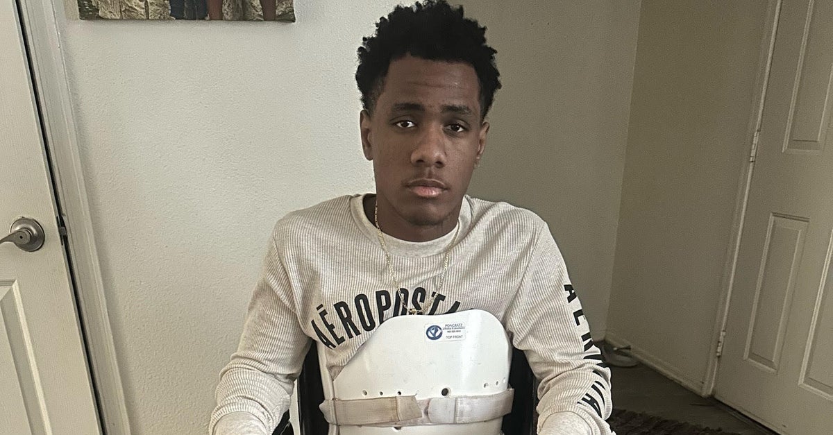 NextImg:Black Man Plans To Sue Phoenix Police After An Officer Shot Him In The Back