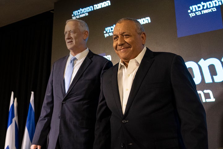 Former IDF chief Gadi Eisenkot, right, stands with Defense Minister Benny Gantz, left (AP Photo/ Tsafrir Abayov)