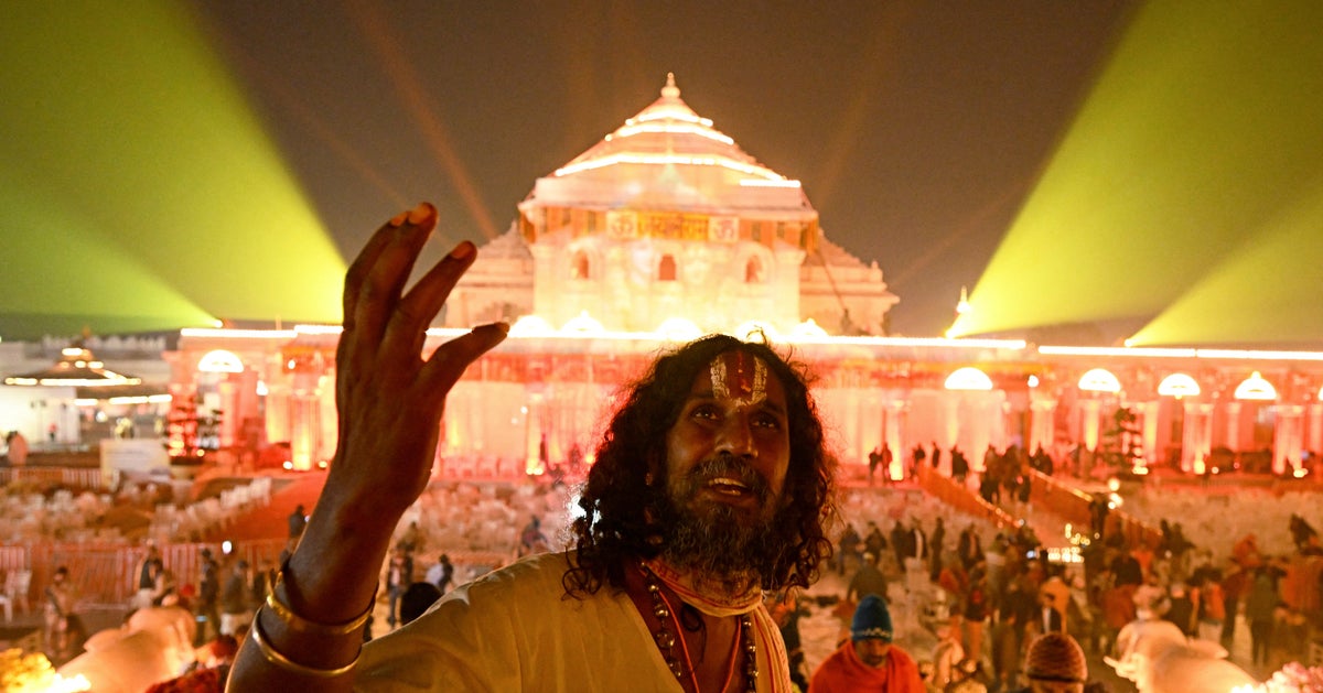 Modi inaugure un temple hindou contrarié construit sur les ruines d’une mosquée rasée