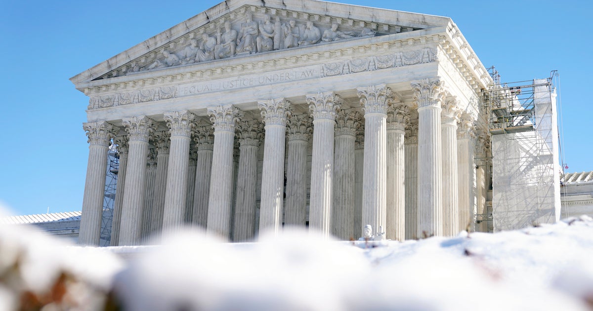 NextImg:Supreme Court Allows Federal Agents To Cut Razor Wire Texas Installed On US-Mexico Border