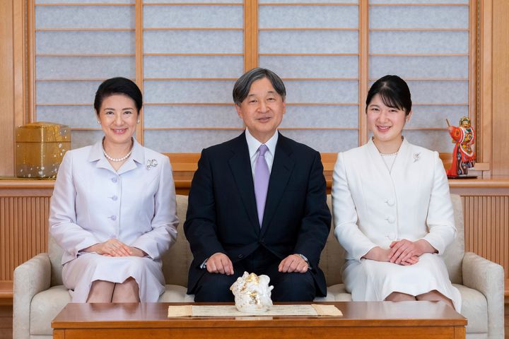 Η πριγκίπισσα Αϊκο, με τους γονείς, αυτοκράτειρα Μασάκο και αυτοκράτορα Ναρουχίτο