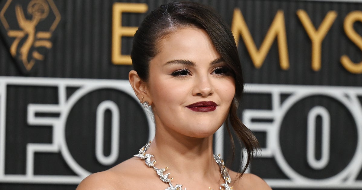 NextImg:Selena Gomez Gets Candid With Fans In Vulnerable Post About Her Body Image