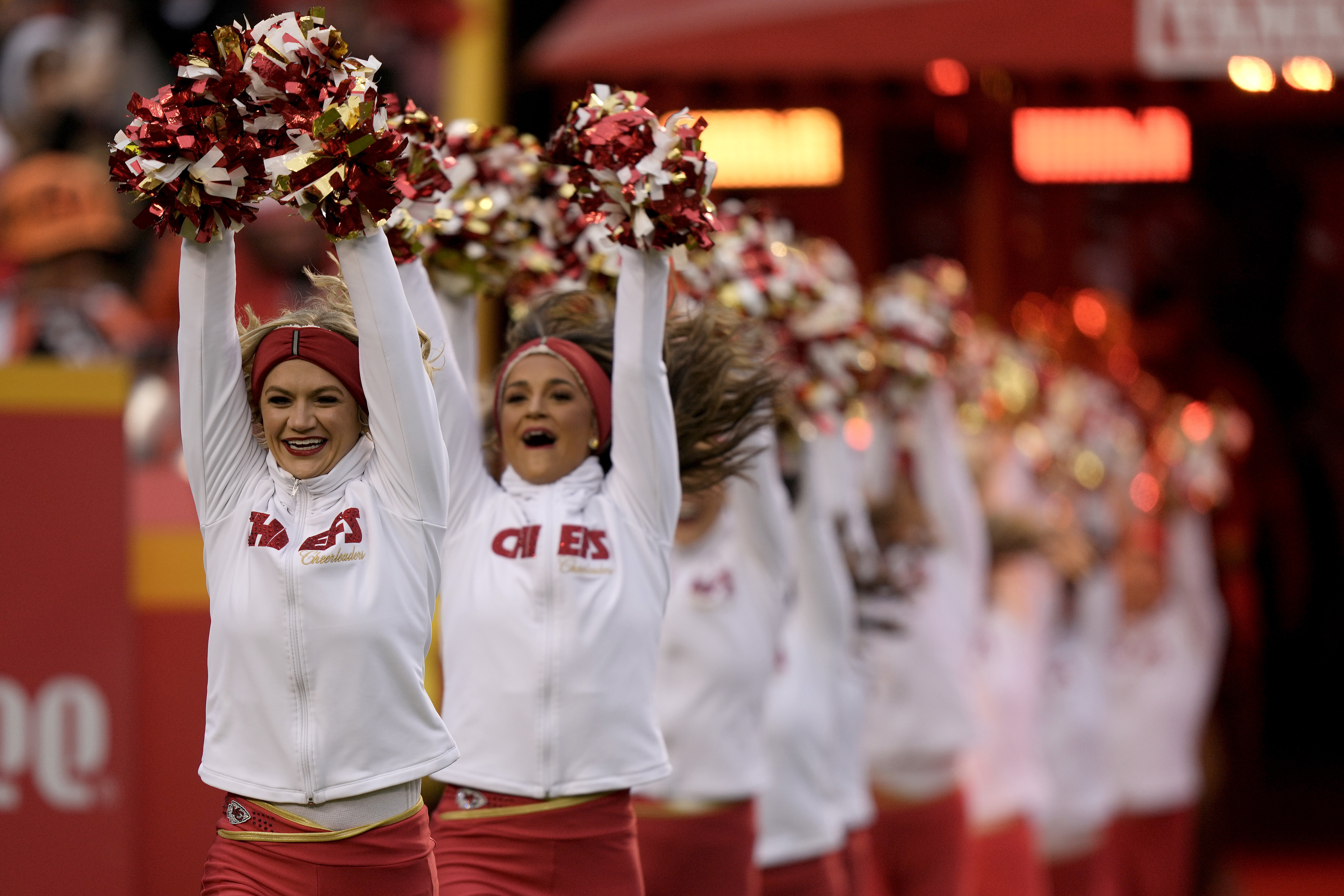 Kansas City Chiefs Cheerleaders Juggle Day Jobs | HuffPost Sports