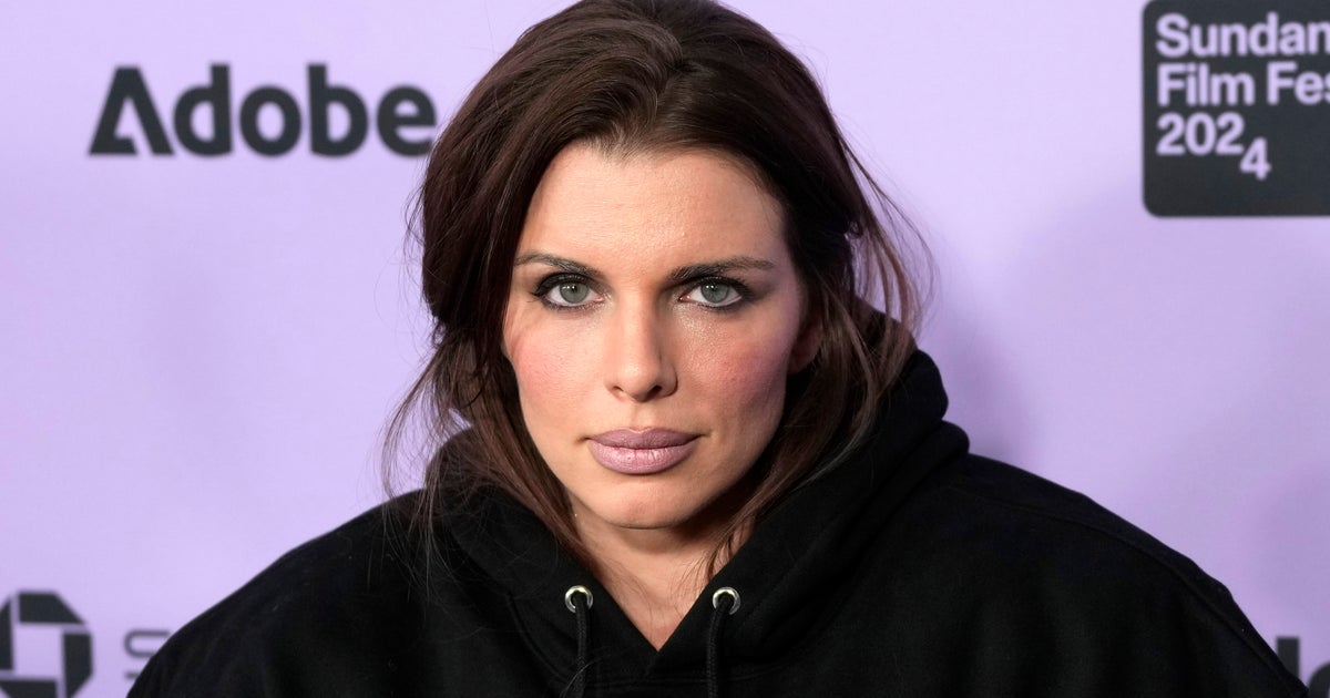 Casper Who? Julia Fox Spills On Her 'Friendly' Ghost Encounter