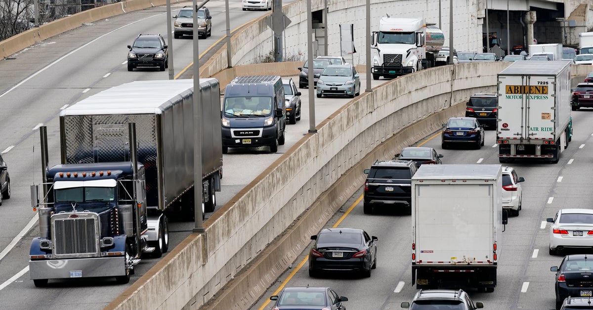 NextImg:Teen Trucking Program Has Flat Tire