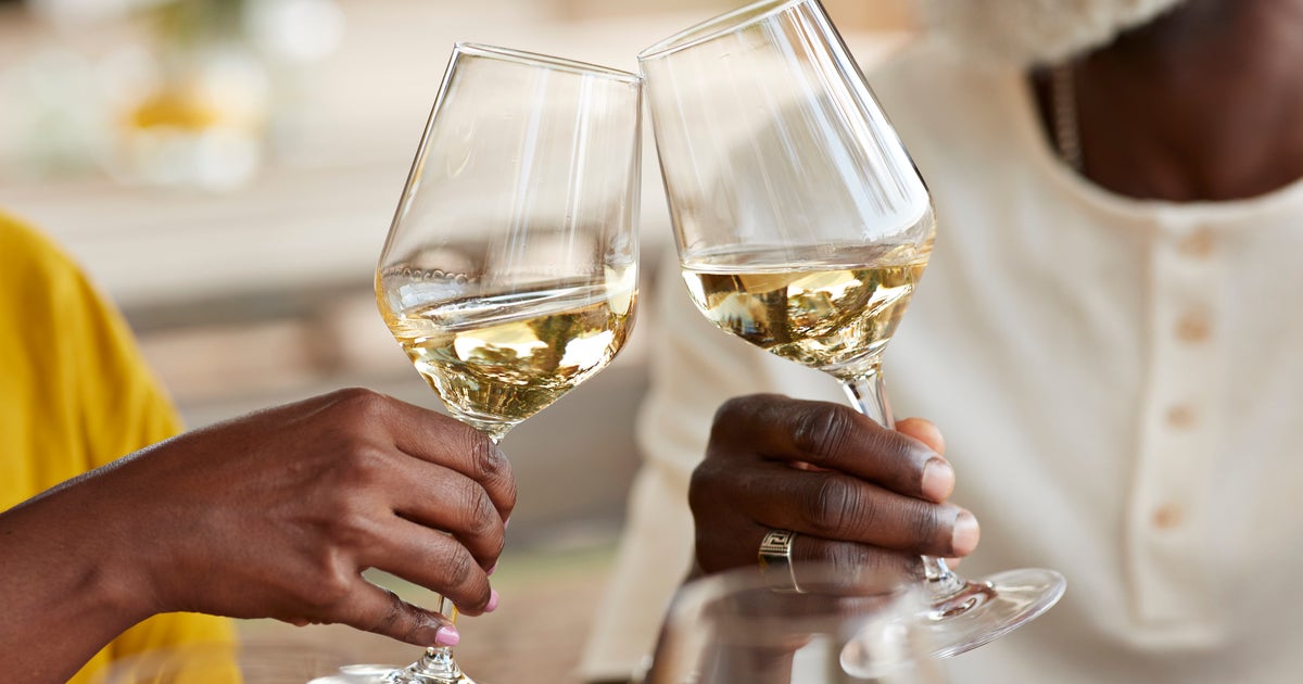 6 Alcohol Rules You Really Should Follow, According To Nutritionists