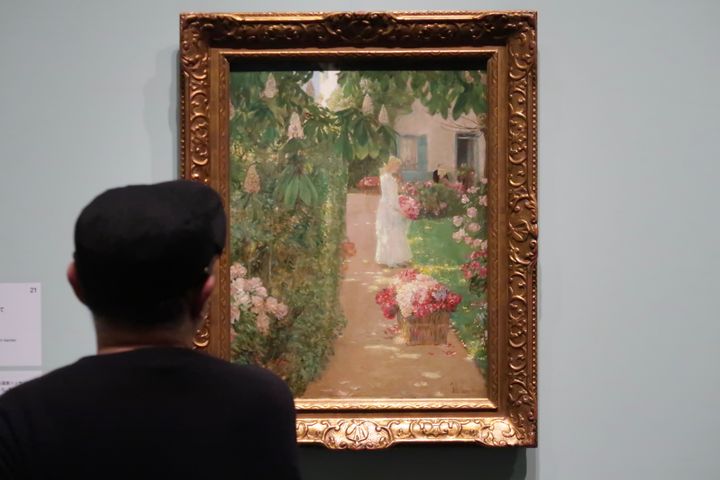 チャイルド・ハッサム《花摘み、フランス式庭園にて》1888年、ウスター美術館