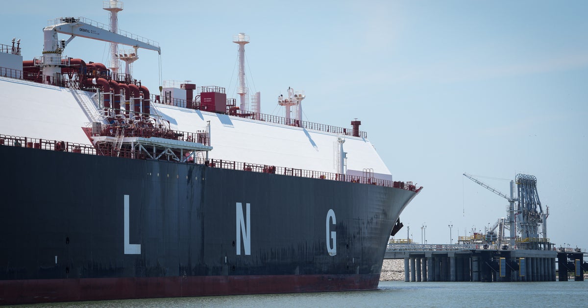 NextImg:Biden Hits Brakes On Gas Projects Amid Surge In U.S. Exports