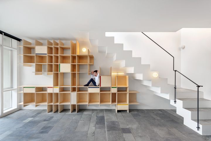 5-shelves-3-baths-1-railing, by en-route-architecture— – CATEGORY Κατοικία 100 τμ και πάνω