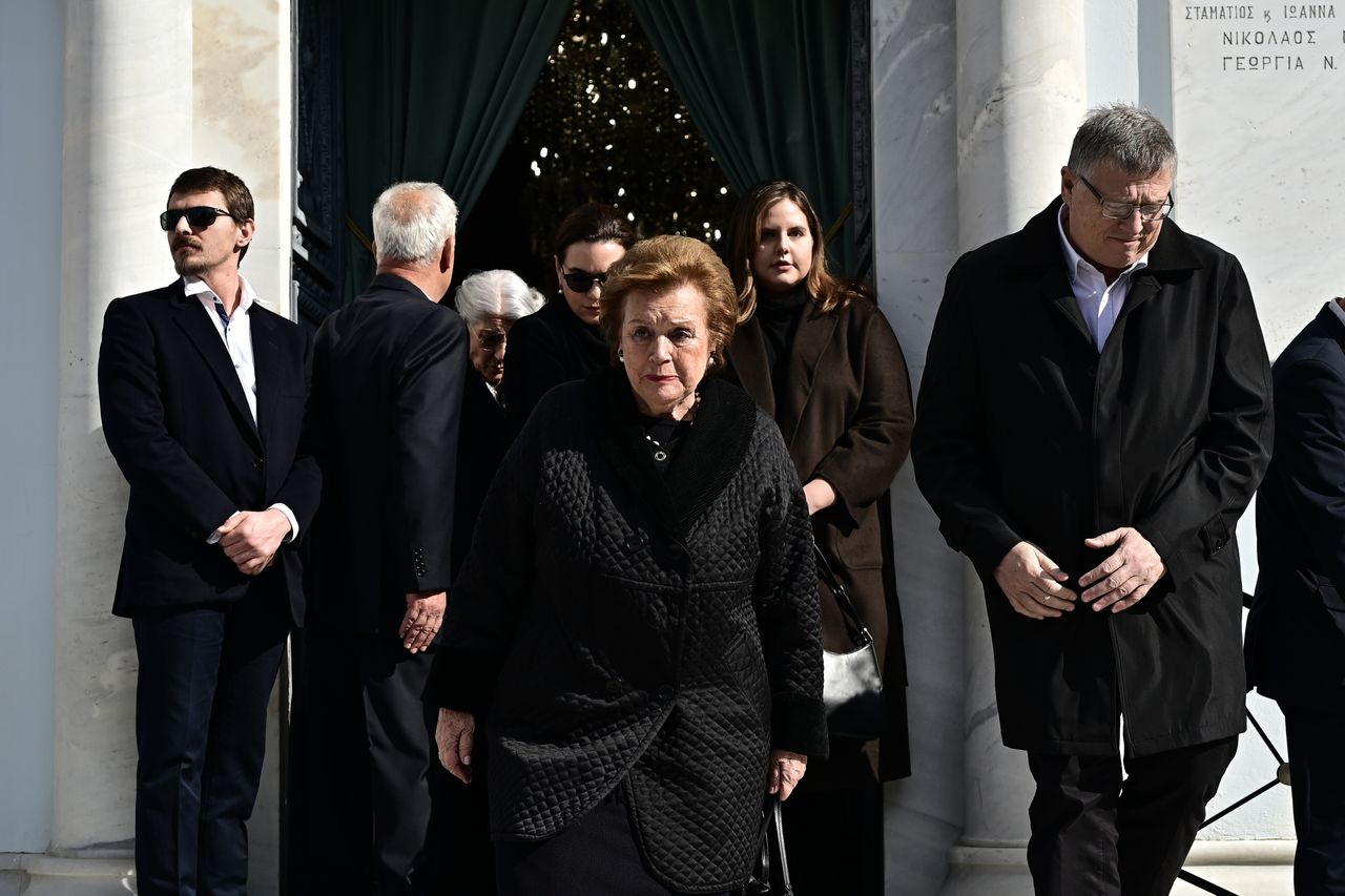 Στιγμιότυπο από την κηδεία της Αιμιλίας Γερουλάνου το Σάββατο 27 Ιανουαρίου στο Α' Νεκροταφείο Αθηνών. Η Νάντα Γερουλάνου. 