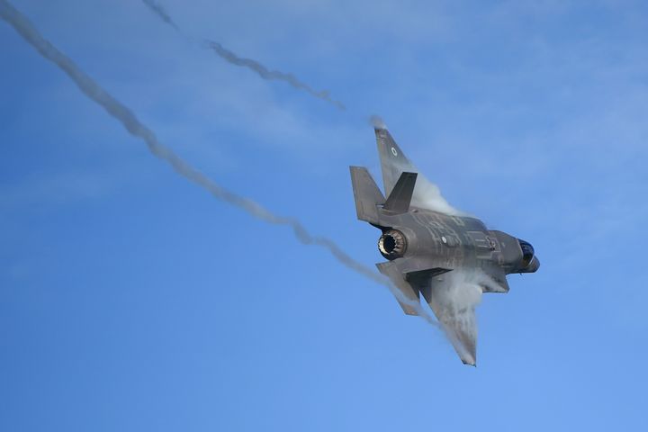 Φωτογραφία αρχείου: F-35 εν πτήση στις 8 Δεκεμβρίου 2023. (Photo by Joe Giddens/PA Images via Getty Images)