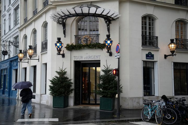 Το Tour d'Argent, το οποίο ισχυρίζεται ότι είναι το παλαιότερο εστιατόριο της γαλλικής πρωτεύουσας.