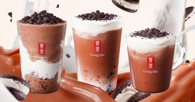 左から「サクほろっ！クッキー＆クリーム ショコラ フローズンティー」「サクほろっ！クッキー＆クリーム ショコラ ミルクティー（ICED/HOT）」