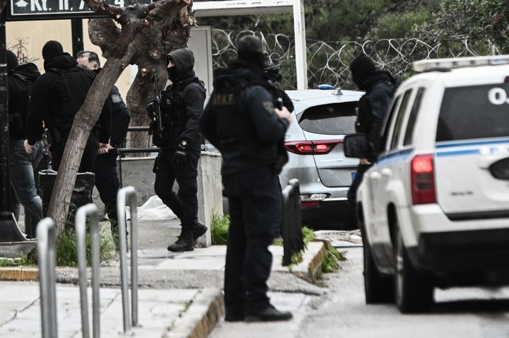 Απολογία στον ανακριτή των δύο συλληφθέντων από την Ελληνική Αστυνομία για τις δολοφονίες των Βασίλη Ρουμπέτη και Γιάννη Σκαφτούρου, Δευτέρα 22 Ιανουαρίου 2024. (ΚΩΣΤΑΣ ΤΖΟΥΜΑΣ/EUROKINISSI)