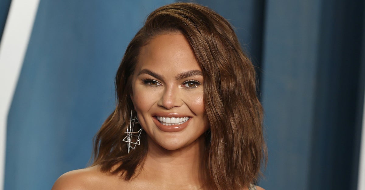 Chrissy Teigen Says She Was 'So Unhinged' At Start Of John Legend Relationship